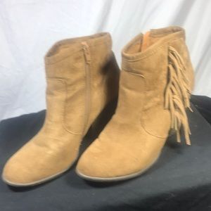 Tan Fringed Ladies Boots 9 1/2